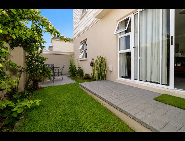 1 BEDROOM APARTMENT FOR SALE IN SUNNINGDALE